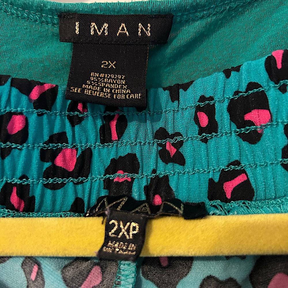 EUC,IMAN TEE AND PALAZZO PANTS SET,Green Cheetah print pants,SIZE 2XP, 29”inseam